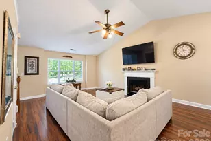 15751 Southern Garden Ln, Charlotte, NC 28278 - Photo 6