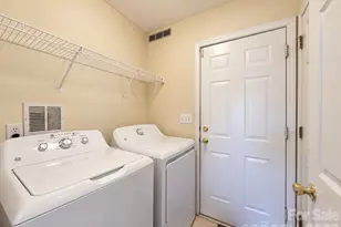 15751 Southern Garden Ln, Charlotte, NC 28278 - Photo 16