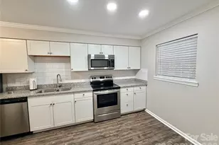 11011 Hunter Trail Ln, Charlotte, NC 28226 - Photo 8