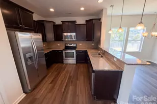 5043 Haven Lodge Rd, Matthews, NC 28104 - Photo 2