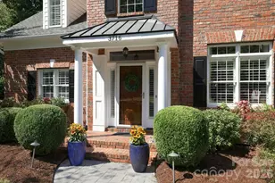 3716 Eastover Hills Ct, Charlotte, NC 28211 - Photo 2