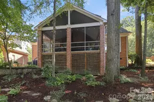 3716 Eastover Hills Ct, Charlotte, NC 28211 - Photo 4
