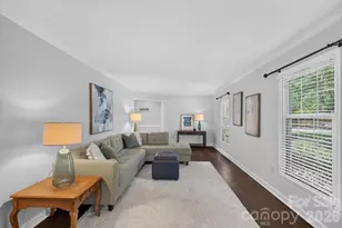 4124 Bridgewood Ln, Charlotte, NC 28226 - Photo 6