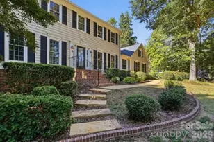 1677 Double Oaks Rd, Fort Mill, SC 29715 - Photo 2
