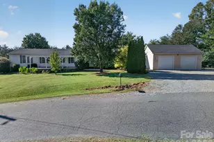 6041 Kaylas Ridge Rd, Connelly Springs, NC 28612 - Photo 2