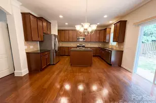 330 Windy Pine Dr, Lake Wylie, SC 29710 - Photo 2