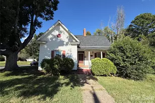 261 W Iredell Ave, Mooresville, NC 28115 - Photo 1