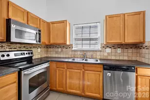 5327 Fernhill Dr, Charlotte, NC 28217 - Photo 8