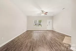 3229 Kayla Ln, Charlotte, NC 28215 - Photo 8