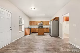 3229 Kayla Ln, Charlotte, NC 28215 - Photo 10