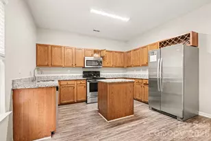 3229 Kayla Ln, Charlotte, NC 28215 - Photo 12