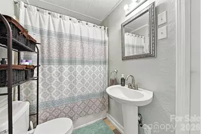 4021 Sulphur Springs Road NE, Hickory, NC 28601 - Photo 10