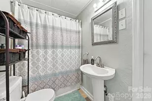 4021 Sulphur Springs Rd NE, Hickory, NC 28601 - Photo 10