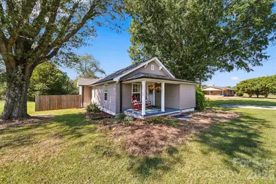4021 Sulphur Springs Road NE, Hickory, NC 28601 - Photo 2