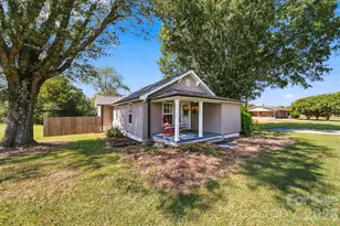 4021 Sulphur Springs Rd NE, Hickory, NC 28601 - Photo 2
