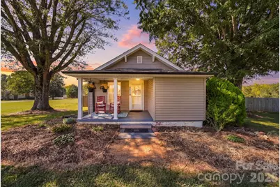 4021 Sulphur Springs Road NE, Hickory, NC 28601 - Photo 1