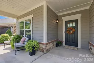 2213 Lincolnshire Ln, Waxhaw, NC 28173 - Photo 2