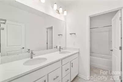5807 Clear Creek Lane, Charlotte, NC 28215 - Photo 32