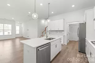 5807 Clear Creek Ln, Charlotte, NC 28215 - Photo 12