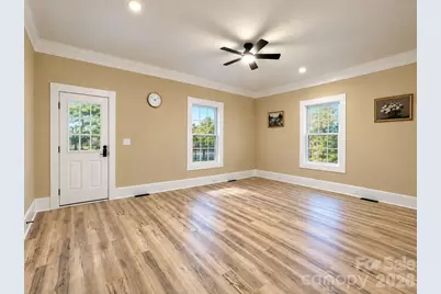 303 N Rose Avenue, Kannapolis, NC 28083 - Photo 8