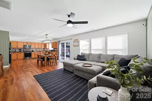2729 Markham Woods Ct, Charlotte, NC 28214 - Photo 2