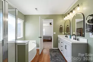 2729 Markham Woods Ct, Charlotte, NC 28214 - Photo 16
