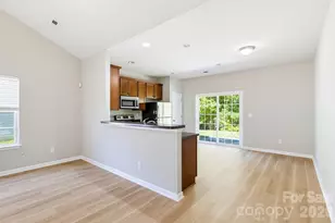 1704 Swan Dr, Charlotte, NC 28216 - Photo 8