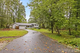 3238 Debbie Dr, Hendersonville, NC 28791 - Photo 1