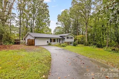 3238 Debbie Drive, Hendersonville, NC 28791 - Photo 2