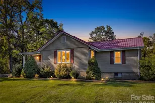 408 Sunny Dr, Waynesville, NC 28786 - Photo 1