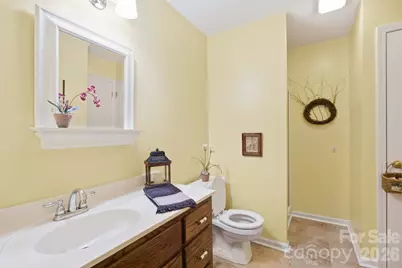 625 Davie Avenue, Statesville, NC 28677 - Photo 6