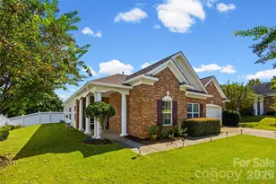370 Mt Side Way, Fort Mill, SC 29715 - Photo 2