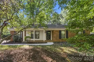 9112 Sardis Forest Dr, Charlotte, NC 28270 - Photo 2