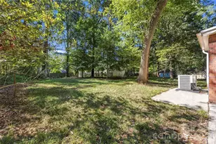 9112 Sardis Forest Dr, Charlotte, NC 28270 - Photo 32