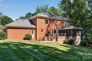734 Stratford Woods Rd, Matthews, NC 28105 - Photo 2