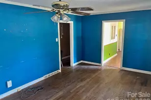 650 Holland Dr, Statesville, NC 28677 - Photo 8