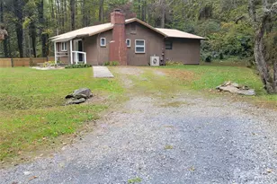 1061 Caldwell Dr, Maggie Valley, NC 28751 - Photo 2