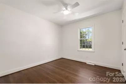 6929 Thorncliff Drive, Charlotte, NC 28210 - Photo 32