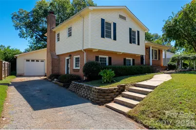 6929 Thorncliff Drive, Charlotte, NC 28210 - Photo 2