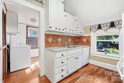 415 W 5th Avenue, Gastonia, NC 28052 - Photo 16