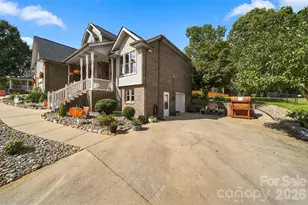 3645 Wandering Ln NE, Hickory, NC 28601 - Photo 34