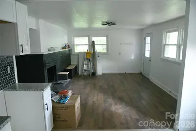 1605 W 4th Avenue, Gastonia, NC 28052 - Photo 4