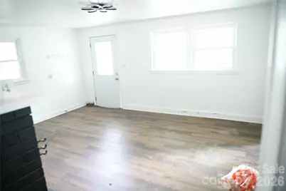 1605 W 4th Avenue, Gastonia, NC 28052 - Photo 6