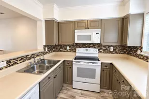 3636 Melrose Cottage Dr, Charlotte, NC 28105 - Photo 4