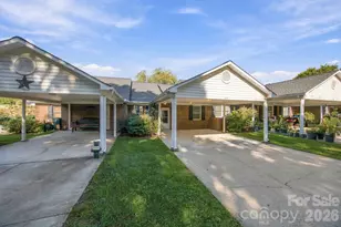 19838 Oak Leaf Cir, Cornelius, NC 28031 - Photo 2
