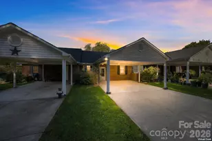 19838 Oak Leaf Cir, Cornelius, NC 28031 - Photo 1