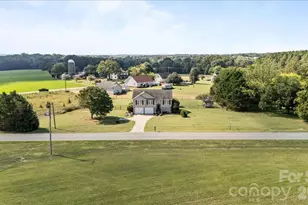 2241 Killian Rd, Lincolnton, NC 28092 - Photo 2