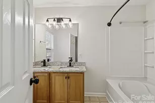 5724 Henderson Oaks Dr, Charlotte, NC 28269 - Photo 20