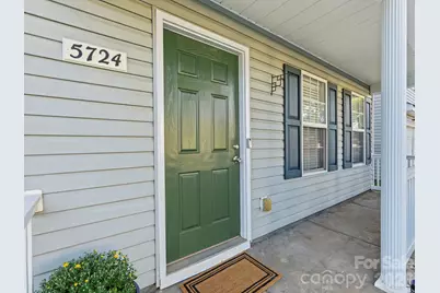 5724 Henderson Oaks Drive, Charlotte, NC 28269 - Photo 2