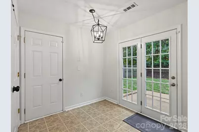 5724 Henderson Oaks Drive, Charlotte, NC 28269 - Photo 12